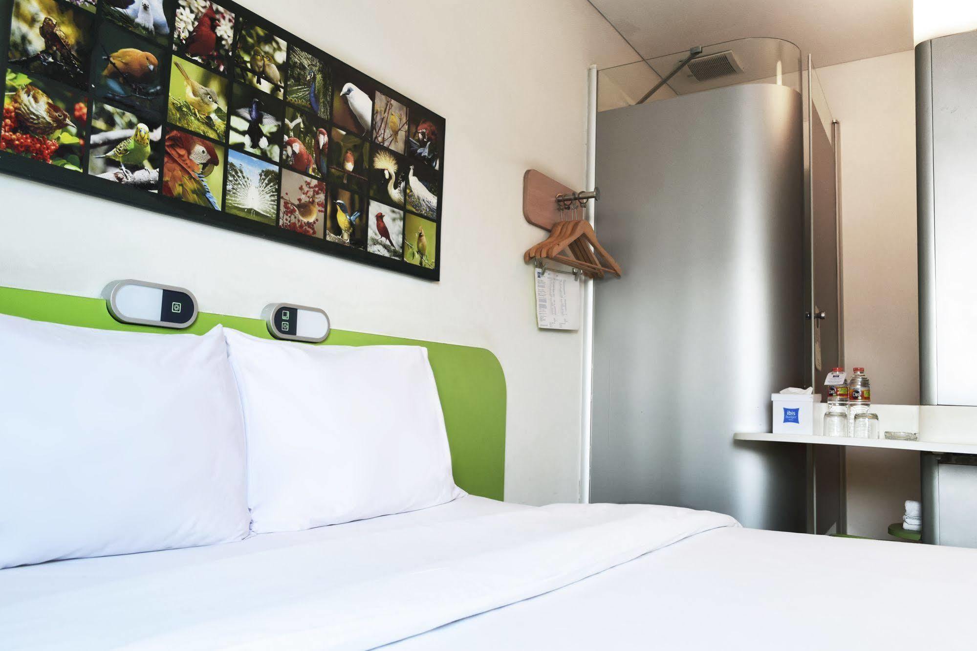 Ibis Budget Tendean - Chse Certified Hotel 2*