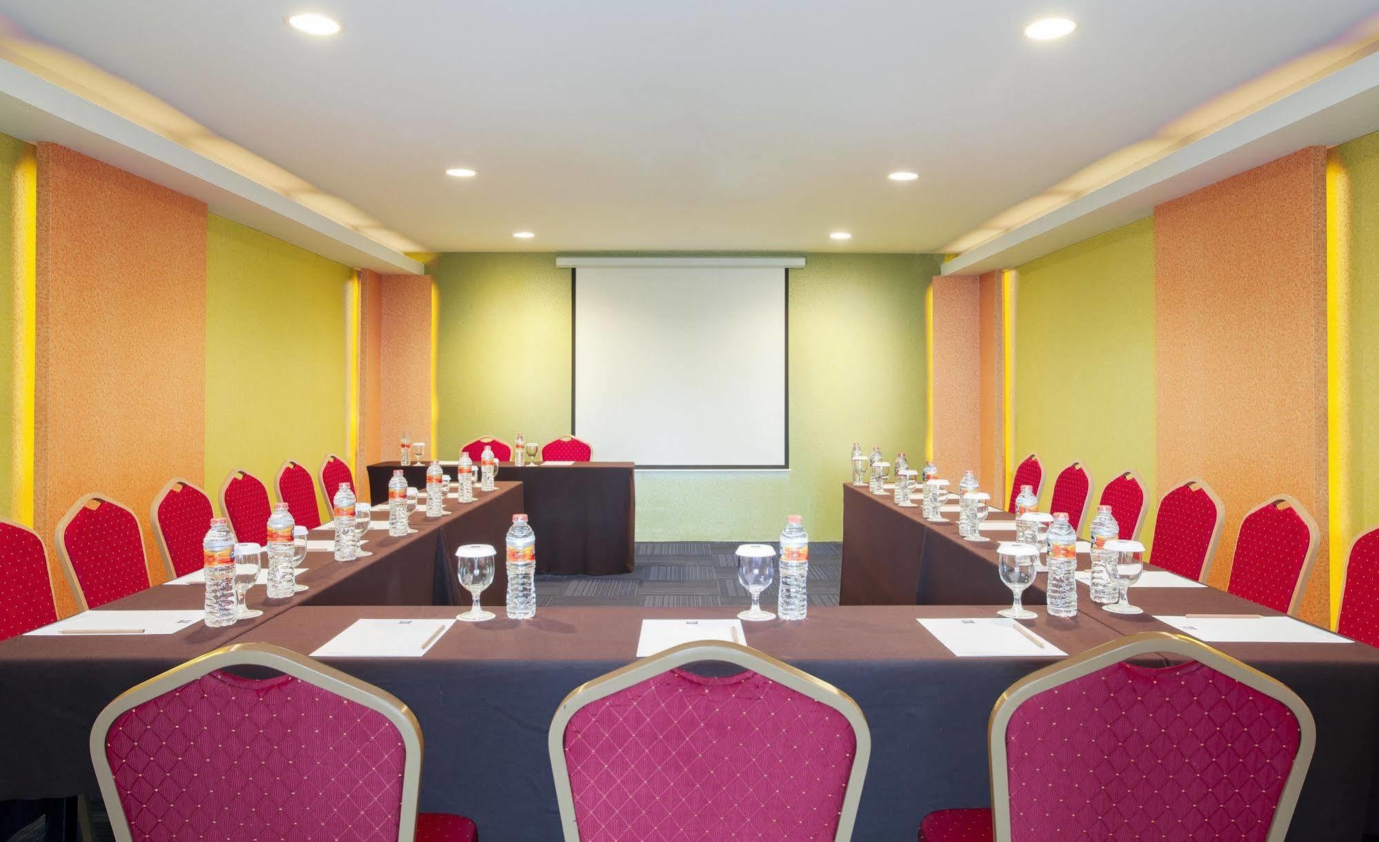 Hotel Ibis Budget Tendean - Chse Certified Semarang